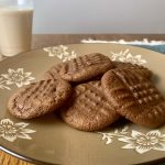 Keto 4-Ingredient Chocolate Peanut Butter Cookies