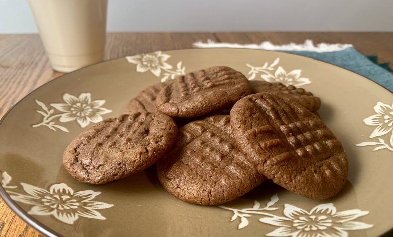 4-Ingredient Chocolate Peanut Butter Cookies