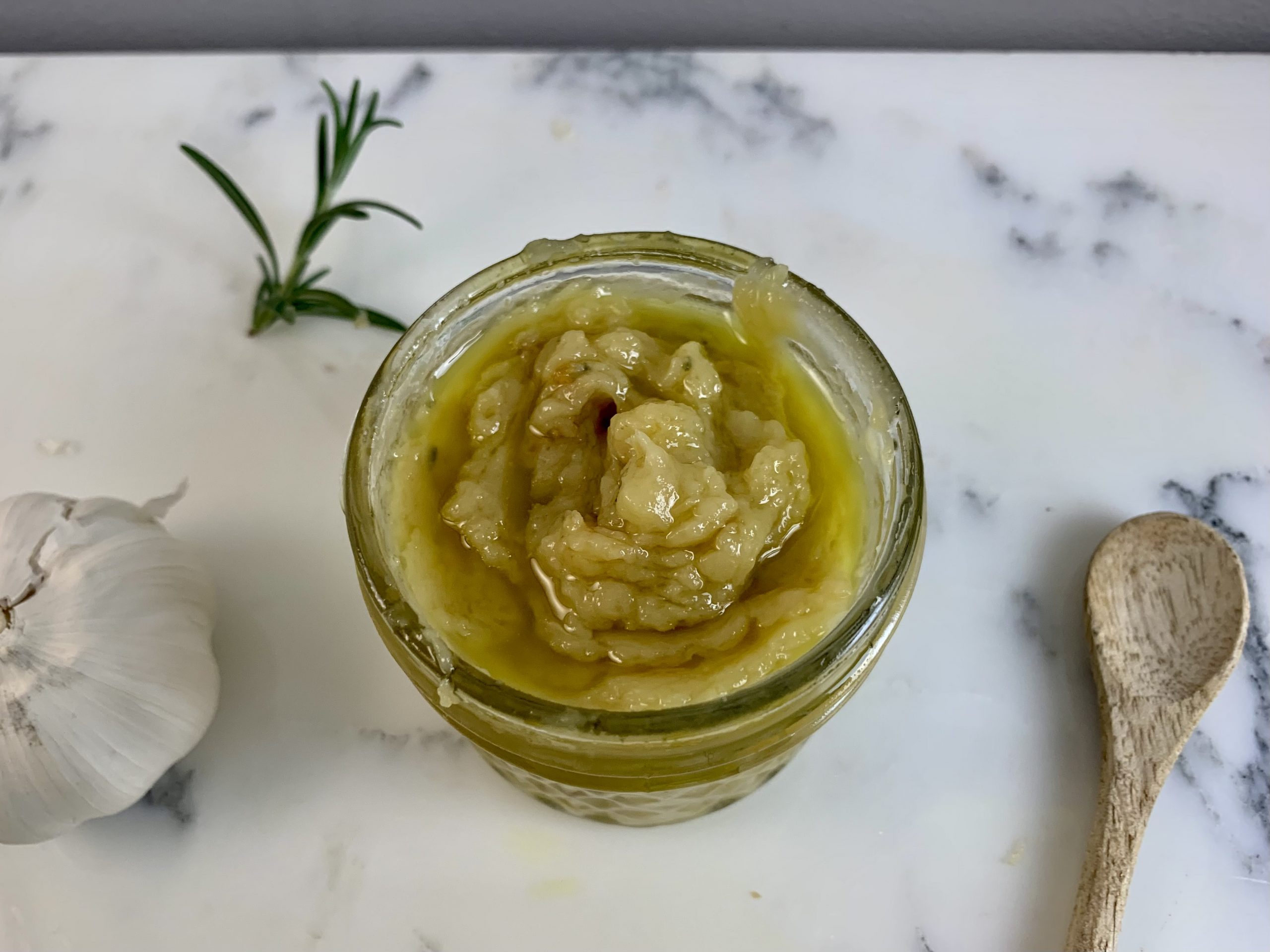 Easy Roasted Garlic Spread